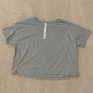 Lululemon Cates Tee light gray size 8